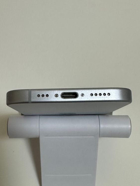 ������ SIM�ե꡼ iPhone15 256GB �֥롼