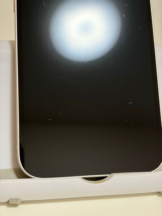 ���Хåƥ꡼83% SIM�ե꡼ iPhone14 128GB �������饤��