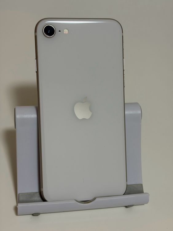 ���Хåƥ꡼100% SIM�ե꡼ iPhoneSE ��3���� 64GB �������饤��