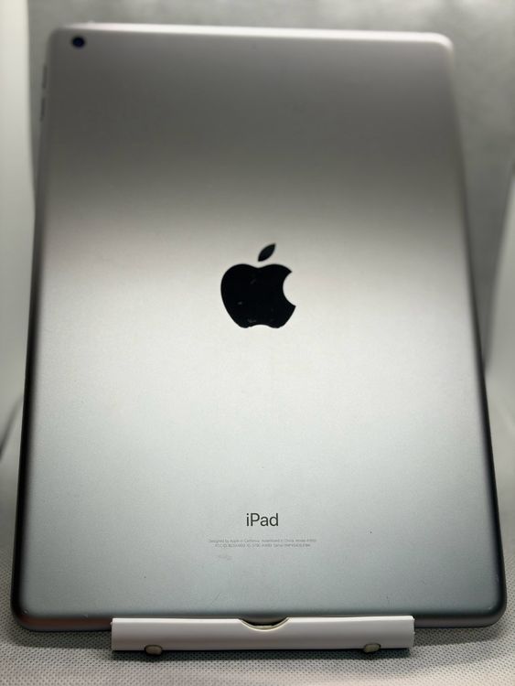 ��iPad ��6���� 128GB ���졼 Wi-Fi��ǥ�