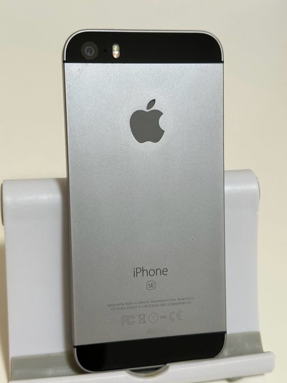 ���Хåƥ꡼97% docomo iPhoneSE 64GB ���ڡ������쥤