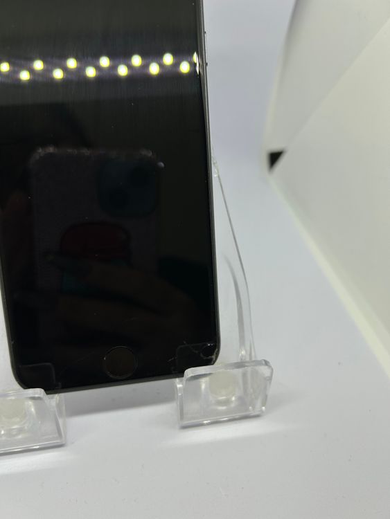 ��SIM�ե꡼ iPhone8  256GB ���졼 �Хåƥ꡼83%