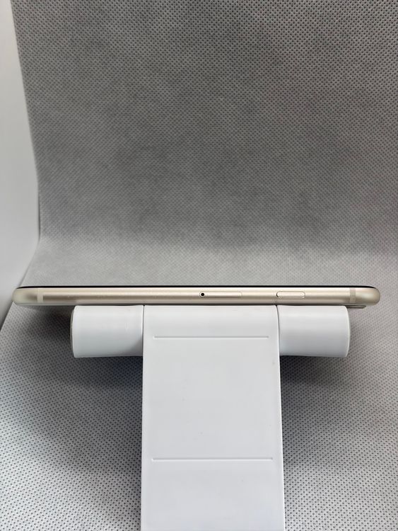 ���Хåƥ꡼87% SIM�ե꡼ iPhoneSE ��3���� 64GB �������饤��