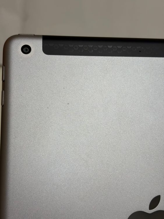��SIM�ե꡼ iPad ��5���� 32GB ���졼