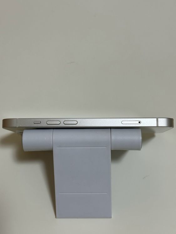 ���Хåƥ꡼82% SIM�ե꡼ iPhone14 128GB �������饤��