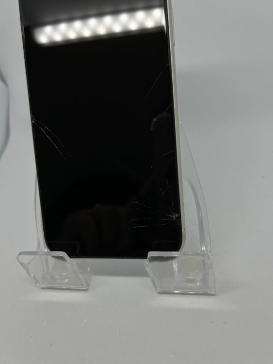 ���ϥԥͥ��ͥå� SIM�ե꡼ iPhone11  64GB �ۥ磻�� �Хåƥ꡼76%