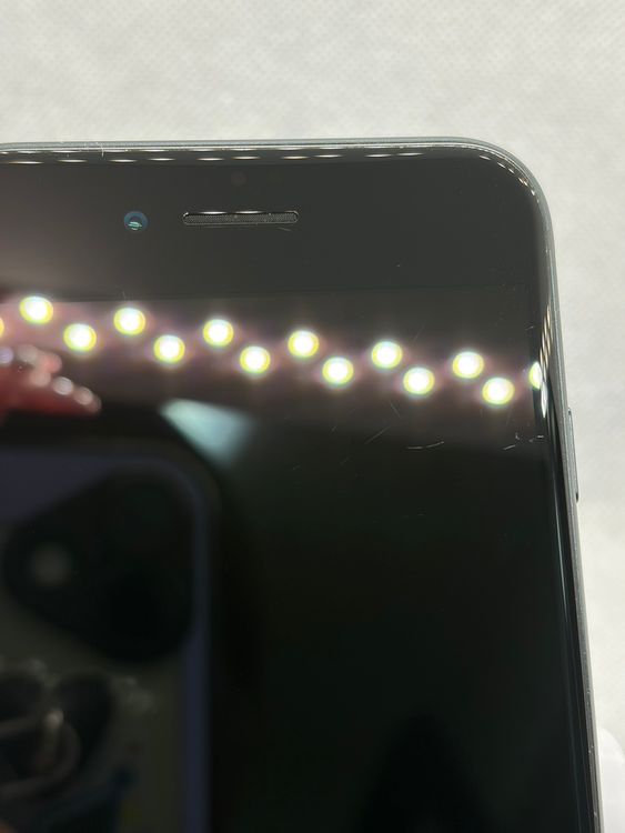 ���Хåƥ꡼85% ���� SIM�ե꡼ iPhoneSE ��3���� 64GB �ߥåɥʥ���