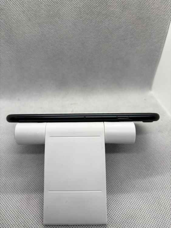 ���Хåƥ꡼86% SIM�ե꡼ iPhoneSE ��3���� 64GB �ߥåɥʥ���