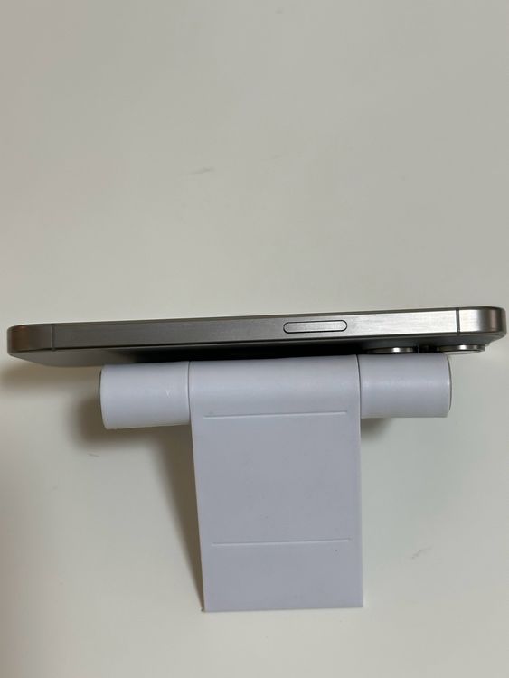 ���Хåƥ꡼84% Ķ���� SIM�ե꡼ iPhone15Pro 256GB �ʥ���������˥���