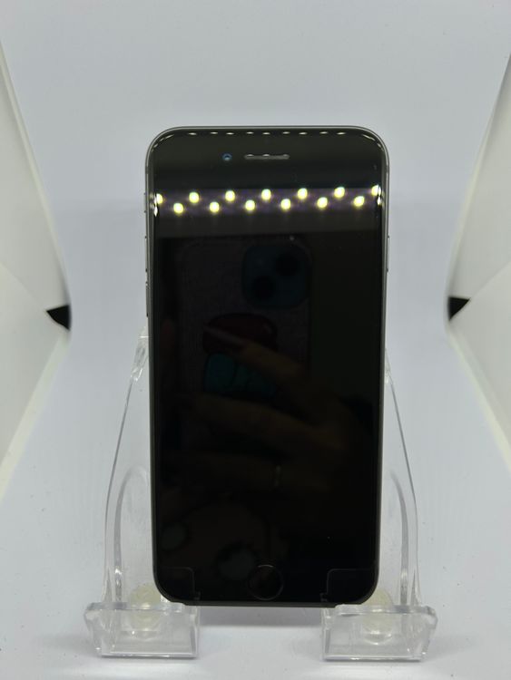 ��SIM�ե꡼ iPhone8  64GB ���ڡ������쥤