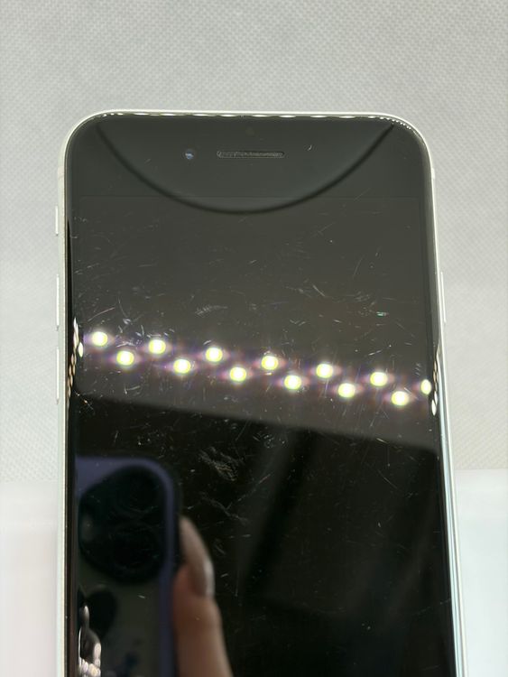 ���Хåƥ꡼82% SIM�ե꡼ iPhoneSE ��2���� 64GB �ۥ磻��