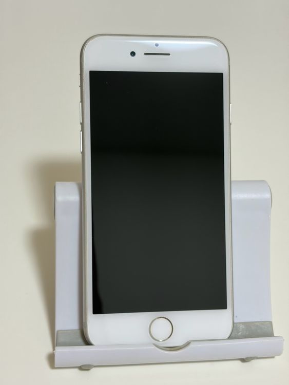 ��SIM�ե꡼ iPhone8 64GB ����С�