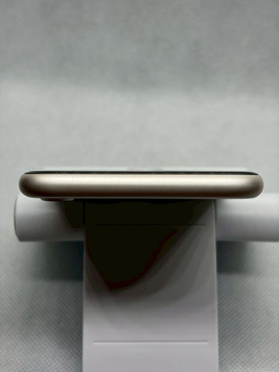 ������Ʊ�� SIM�ե꡼ iPhoneSE ��3���� 64GB �������饤��