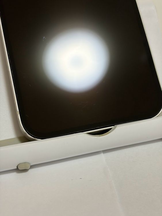 ���Хåƥ꡼85% SIM�ե꡼ iPhone14 256GB �������饤��