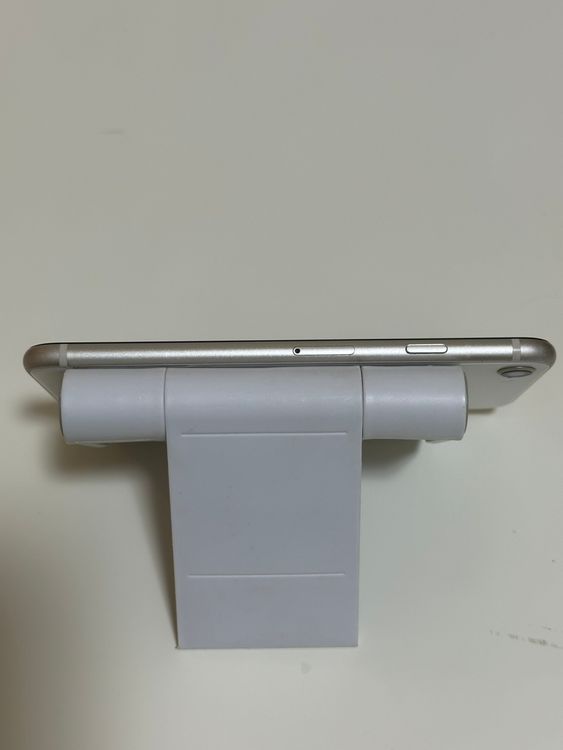 ��SIM�ե꡼ iPhoneSE ��3���� 128GB �������饤��