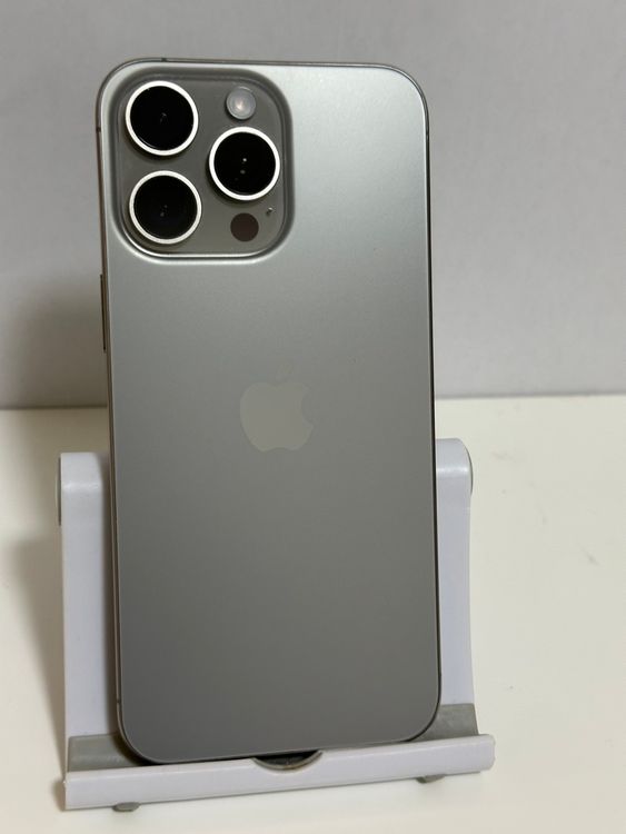 ���Хåƥ꡼81% SIM�ե꡼ iPhone15ProMax 256GB �ʥ���������˥���
