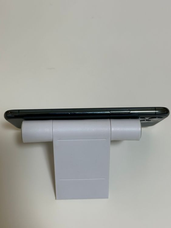 ���Хåƥ꡼81% SIM�ե꡼ iPhone11Pro 64GB �ߥåɥʥ��ȥ��꡼��