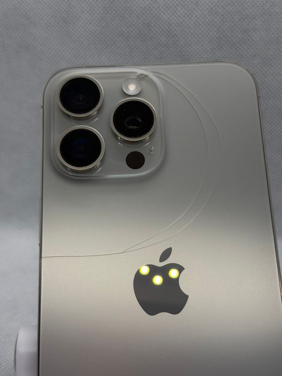 ���Хåƥ꡼99% SIM�ե꡼ iPhone15ProMax 1TB �ʥ���������˥���