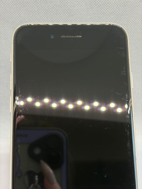 ���Хåƥ꡼87% SIM�ե꡼ iPhoneSE ��3���� 64GB �������饤��