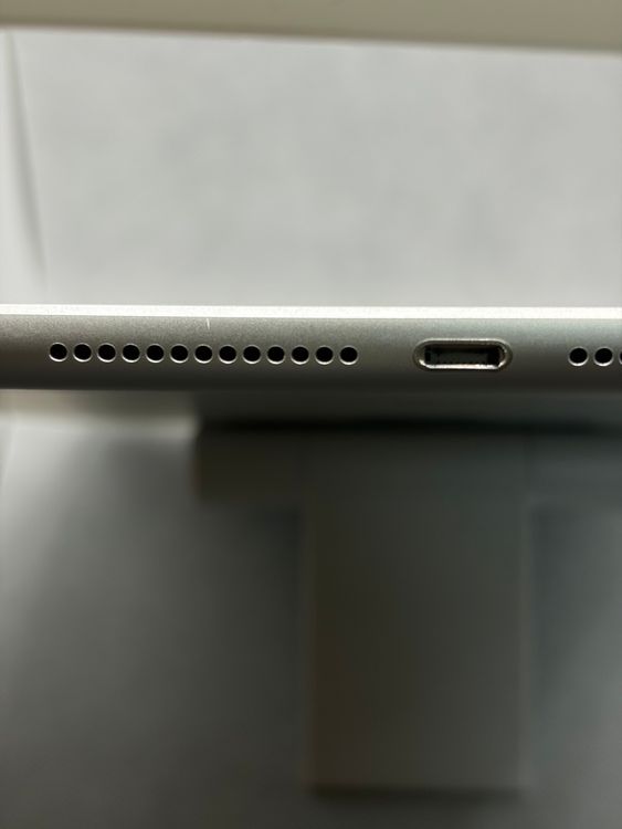 ��SIM�ե꡼ iPad ��6���� 32GB ����С�
