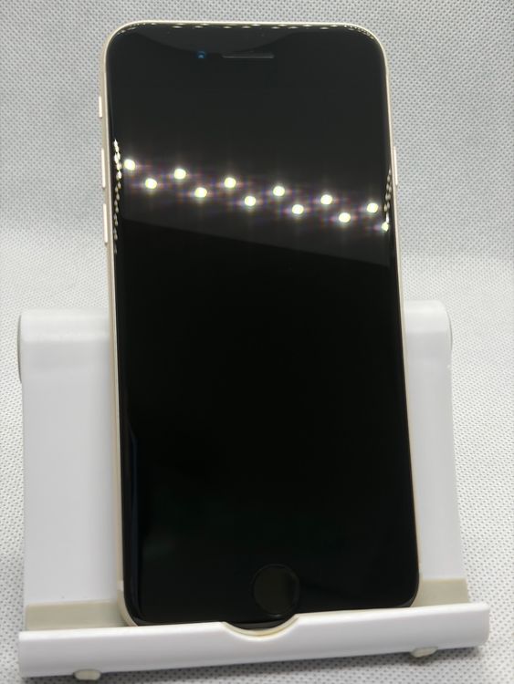 ������ SIM�ե꡼ iPhoneSE ��3���� 64GB �������饤�� �Хåƥ꡼82%