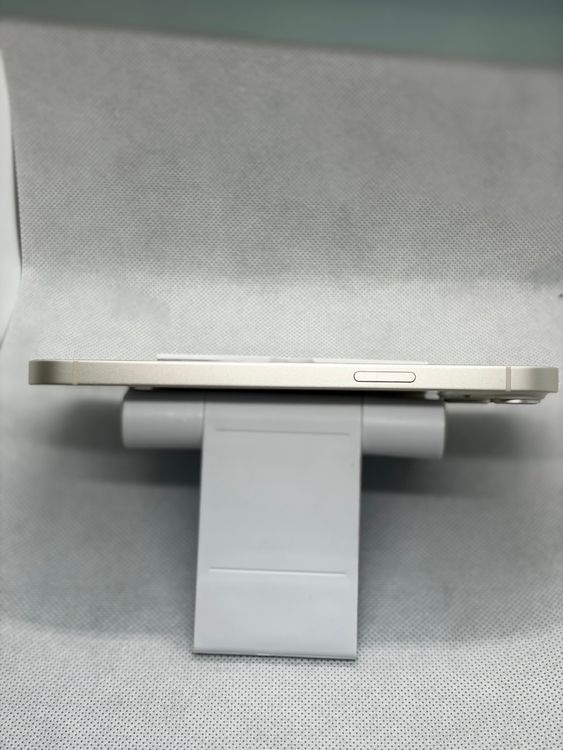 ���Хåƥ꡼88% Ķ���� SIM�ե꡼ iPhone14Plus 128GB �������饤��