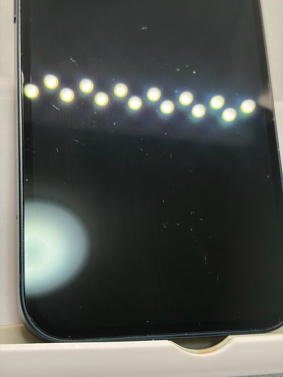 ���Хåƥ꡼83% SIM�ե꡼ iPhone14 128GB �ߥåɥʥ���