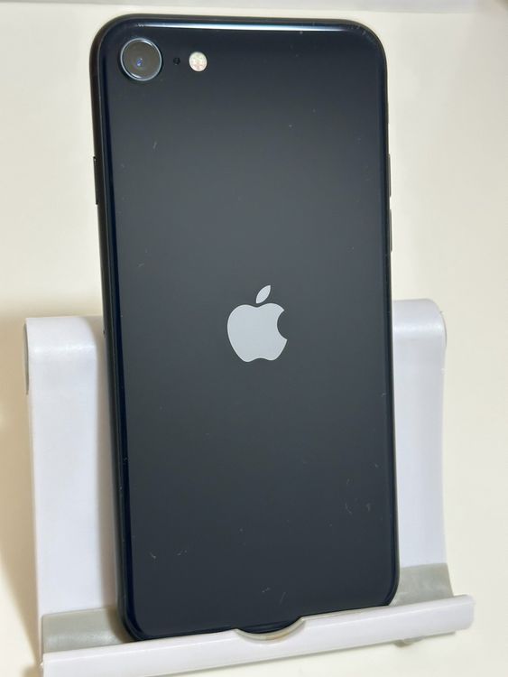 ���Хåƥ꡼81% ���� SIM�ե꡼ iPhoneSE ��3���� 64GB �ߥåɥʥ���