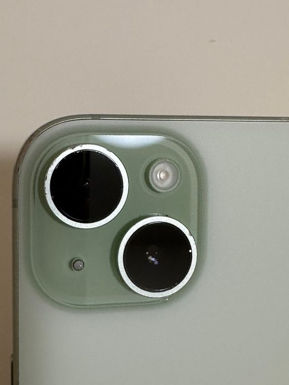 ���Хåƥ꡼83% SIM�ե꡼ iPhone15 128GB ���꡼��