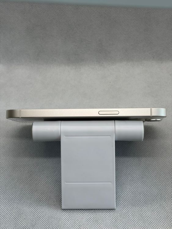 ���Хåƥ꡼83% SIM�ե꡼ iPhone14 128GB �������饤��