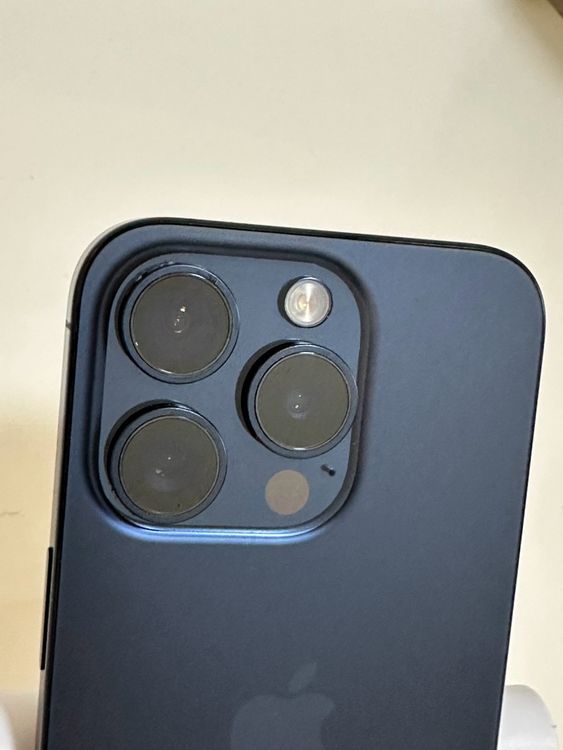 ���Хåƥ꡼85% SIM�ե꡼ iPhone15Pro 256GB �֥롼�����˥���