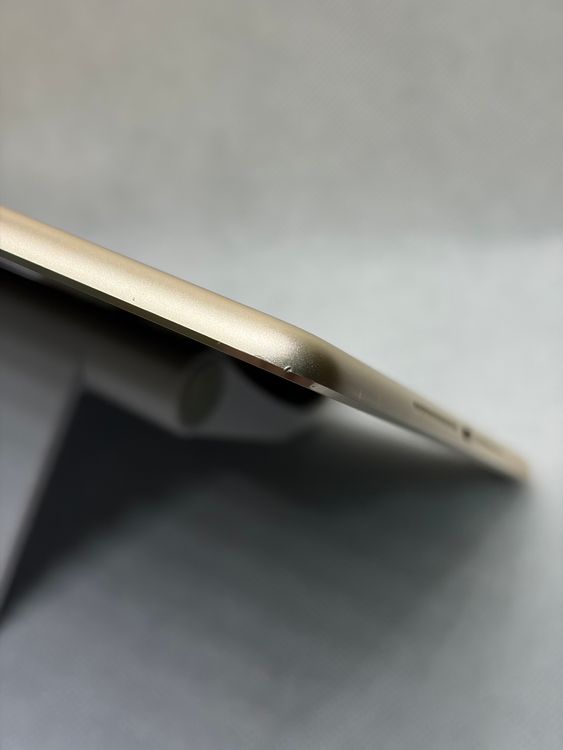 ��iPad Air ��2���� 64GB ������� docomo