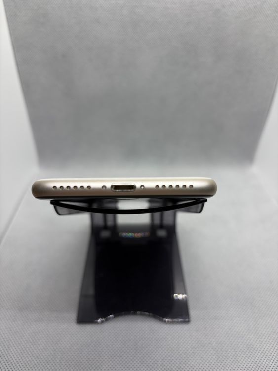 ���ϥԥͥ��ͥå� SIM�ե꡼ iPhoneSE ��3���� 64GB �������饤�� �Хåƥ꡼84%