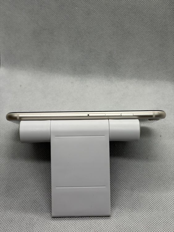 ���Хåƥ꡼84% SIM�ե꡼ iPhoneSE ��3���� 64GB �������饤��