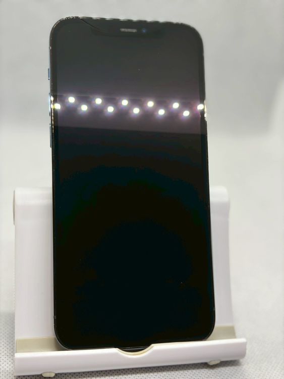���Хåƥ꡼82% ���� SIM�ե꡼ iPhone12Pro 256GB �֥롼