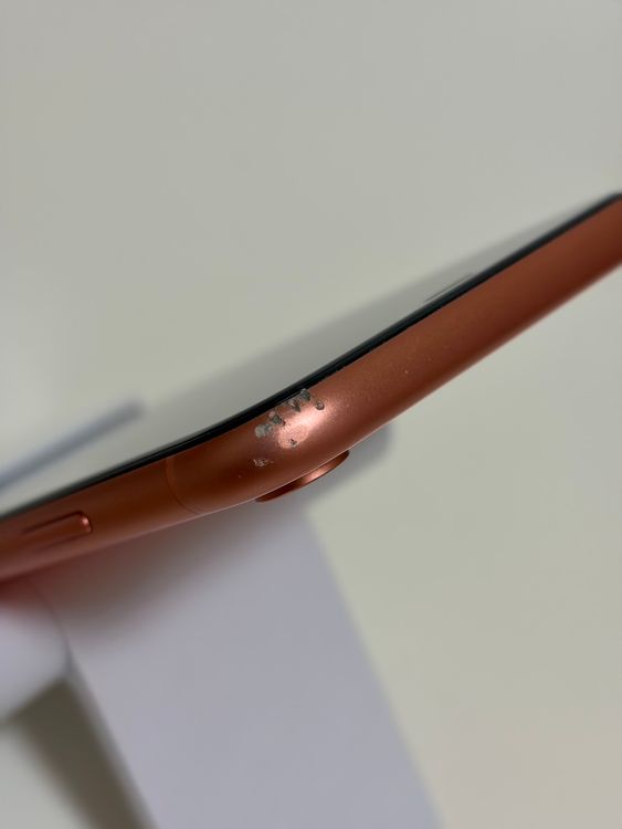���Хåƥ꡼83% SIM�ե꡼ iPhoneXR 128GB �������