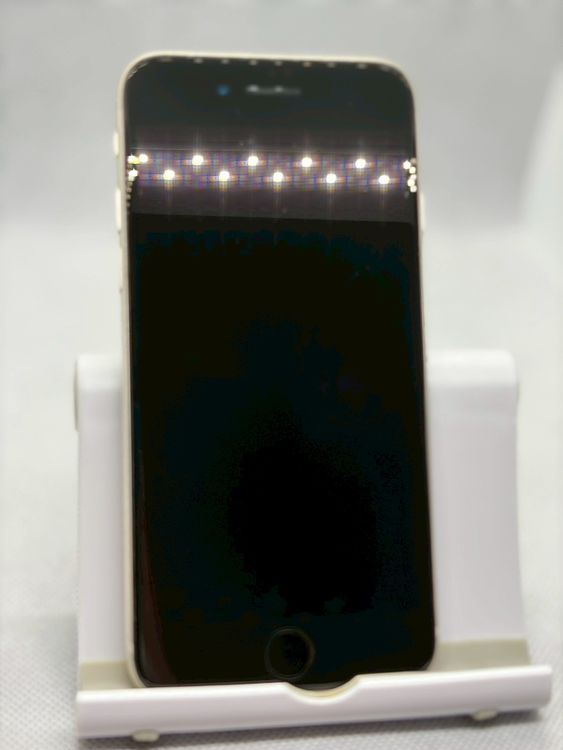 ���Хåƥ꡼81% SIM�ե꡼ iPhoneSE ��3���� 64GB �������饤��