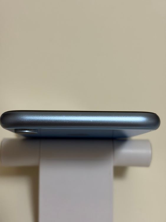���Хåƥ꡼80% ���� SIM�ե꡼ iPhoneXR 128GB �֥롼