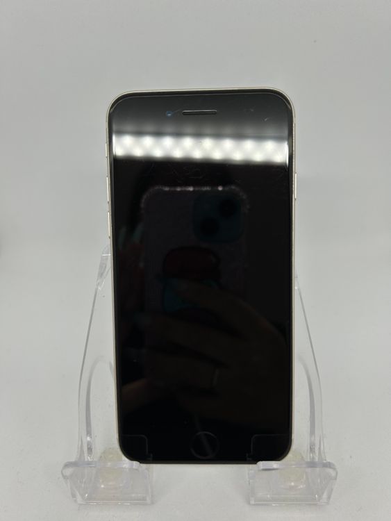 ��SIM�ե꡼ iPhoneSE��3����  128GB �������饤�� �Хåƥ꡼74%