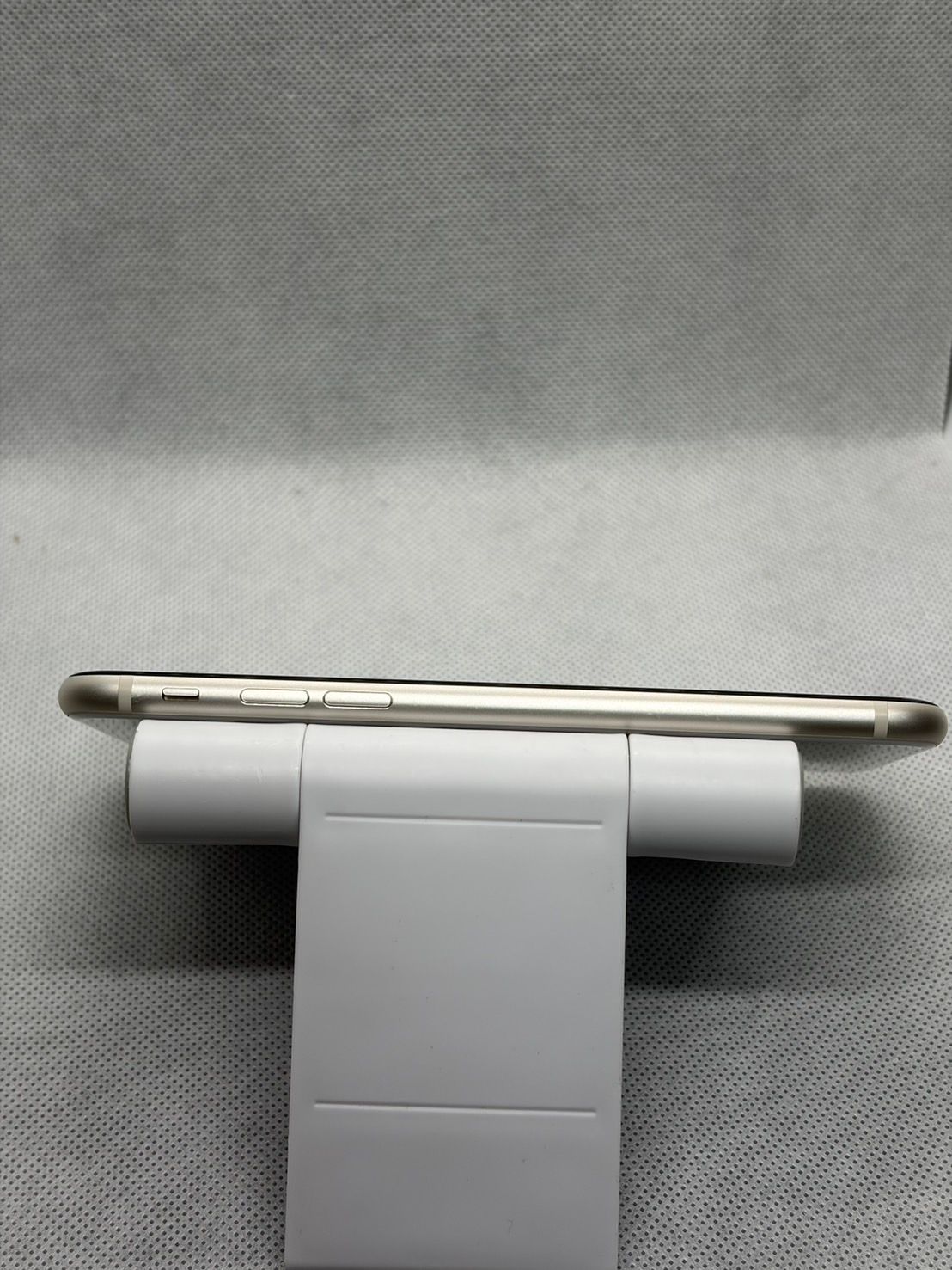 ムスビー｜○超美品 SIMフリー iPhoneSE 第3世代 64GB スターライト