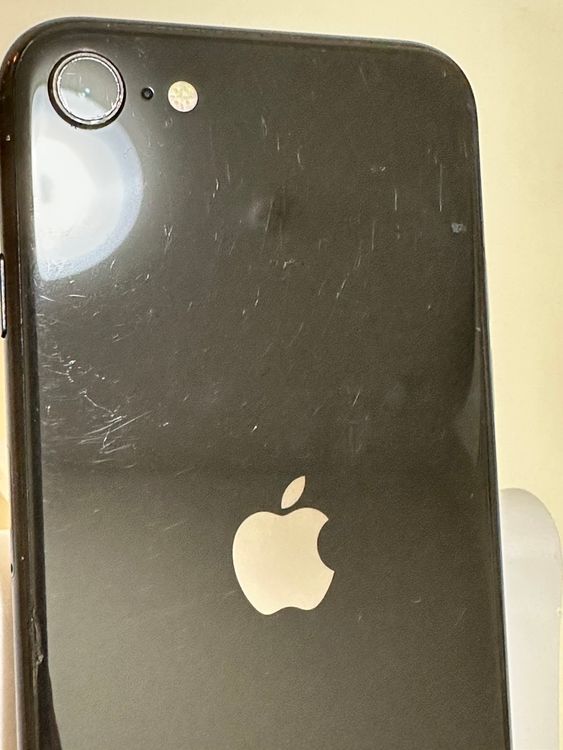 ���Хåƥ꡼89% SIM�ե꡼ iPhoneSE ��2���� 64GB �֥�å�