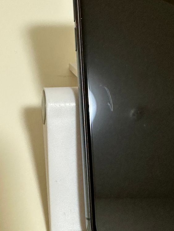 ���Хåƥ꡼81% SIM�ե꡼ iPhone11Pro 64GB �ߥåɥʥ��ȥ��꡼��