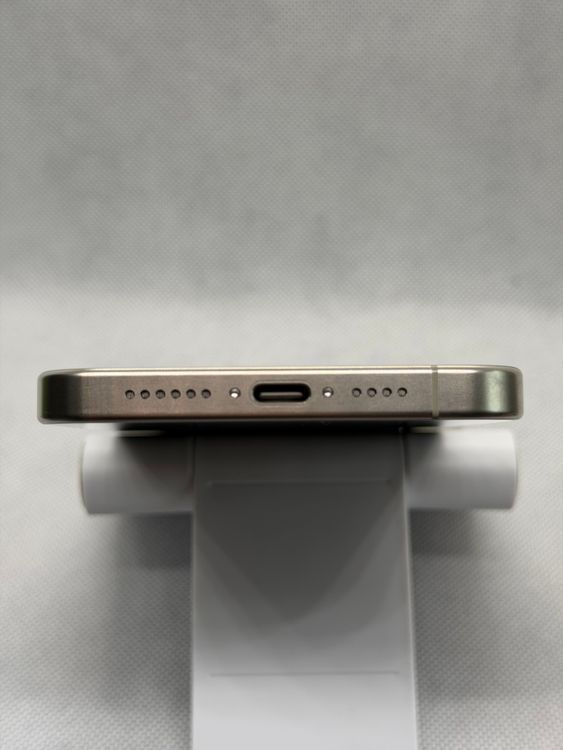 ���Хåƥ꡼99% SIM�ե꡼ iPhone15ProMax 1TB �ʥ���������˥���