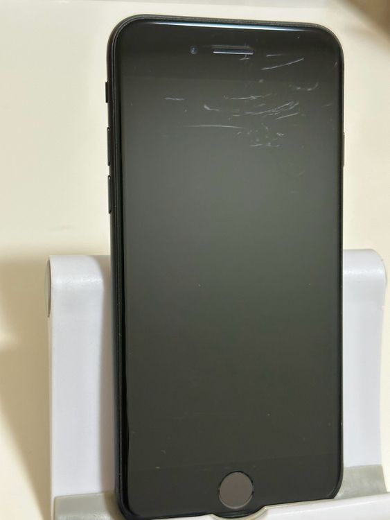 ���Хåƥ꡼82% SIM�ե꡼ iPhoneSE ��2���� 64GB �֥�å�