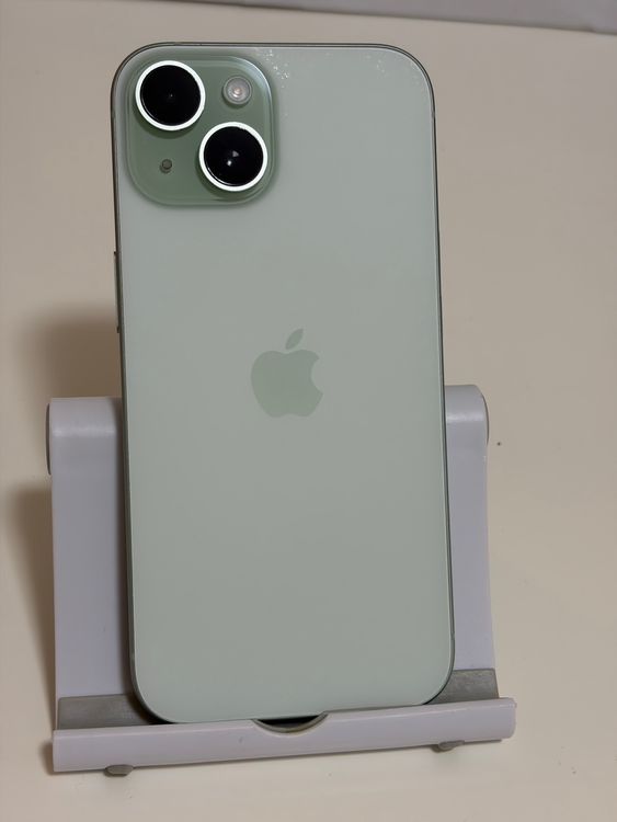 ���Хåƥ꡼84% SIM�ե꡼ iPhone15 128GB ���꡼��