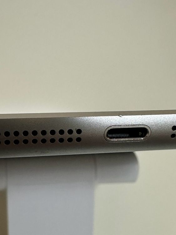 ��iPad mini 3 16GB ���졼 docomo