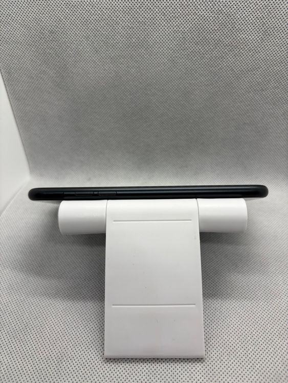 ���Хåƥ꡼100% ���� SIM�ե꡼ iPhoneSE ��3���� 64GB �ߥåɥʥ���