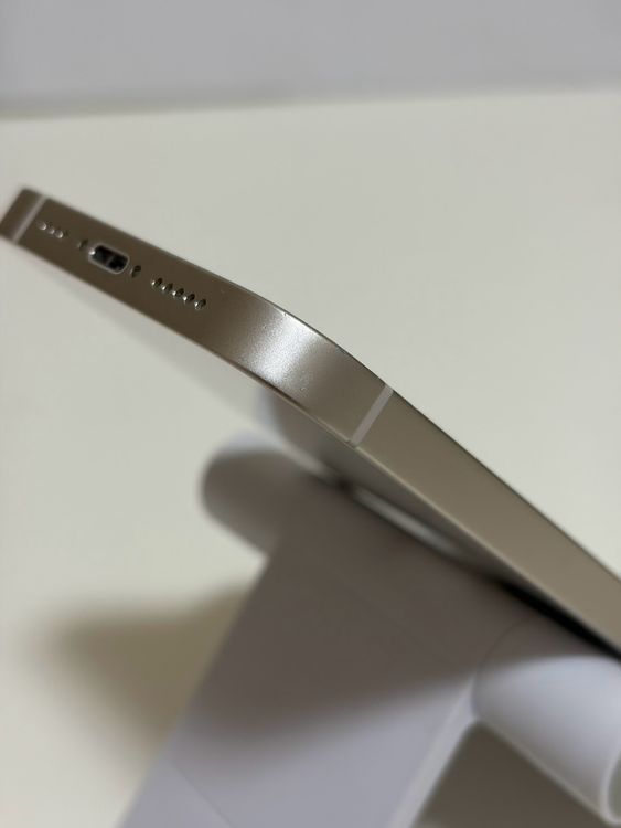 ���Хåƥ꡼88% SIM�ե꡼ iPhone14 128GB �������饤��