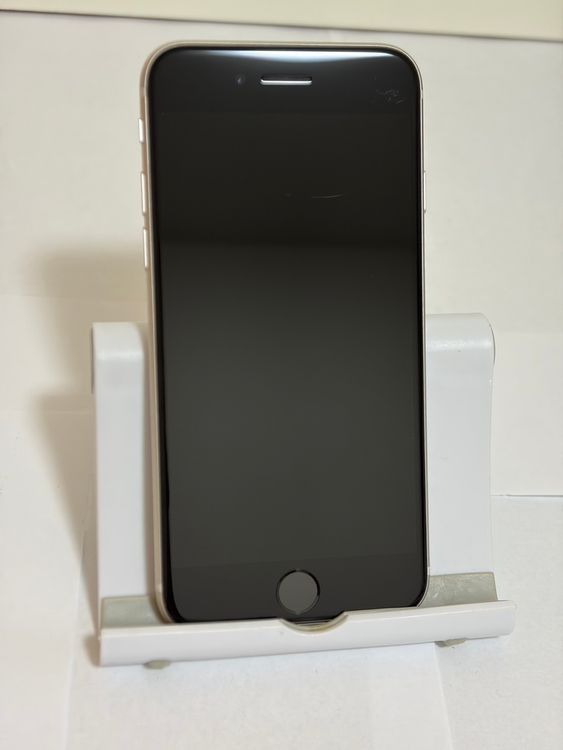 ���Хåƥ꡼84% Ķ���� SIM�ե꡼ iPhoneSE ��3���� 128GB �������饤��