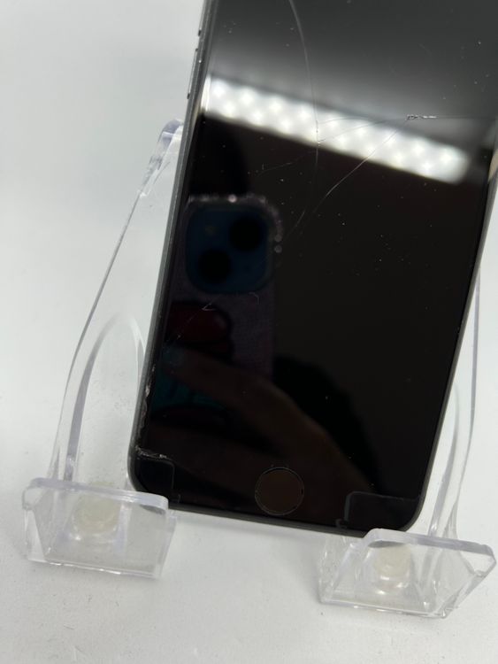��SIM�ե꡼ iPhone8  64GB ���ڡ������쥤 �Хåƥ꡼83%